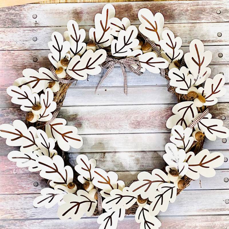 paper wreath with acorns